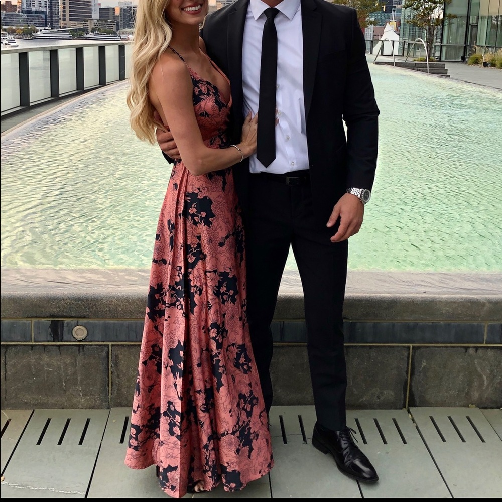 Lulus *like new* full length rose floral dress!